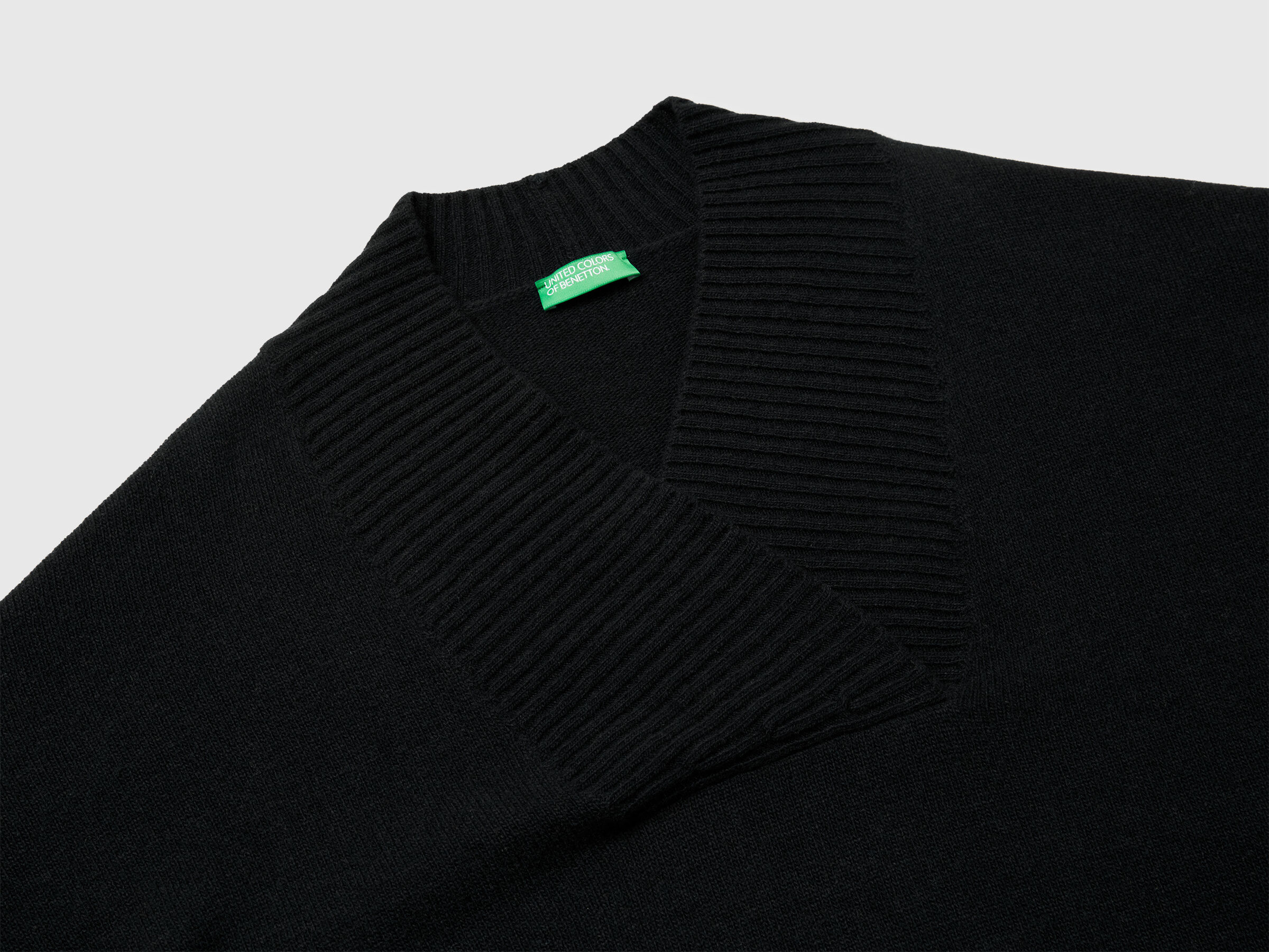 V NECK SWEATER L/S Women image number 3